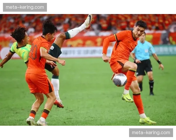 澳大利亚队改用三中卫体系 身高优势结合高位逼抢提升角球威胁